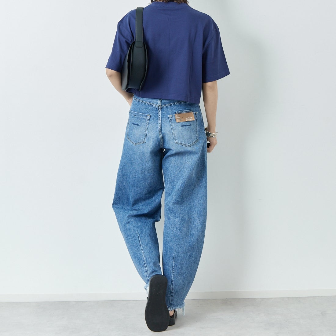 SCREEN STARS [スクリーンスターズ] 別注 リメイクプリントTシャツ [2522-RMPTIN-JF] NAVY &&モデル身長：167cm 着用サイズ：F&&