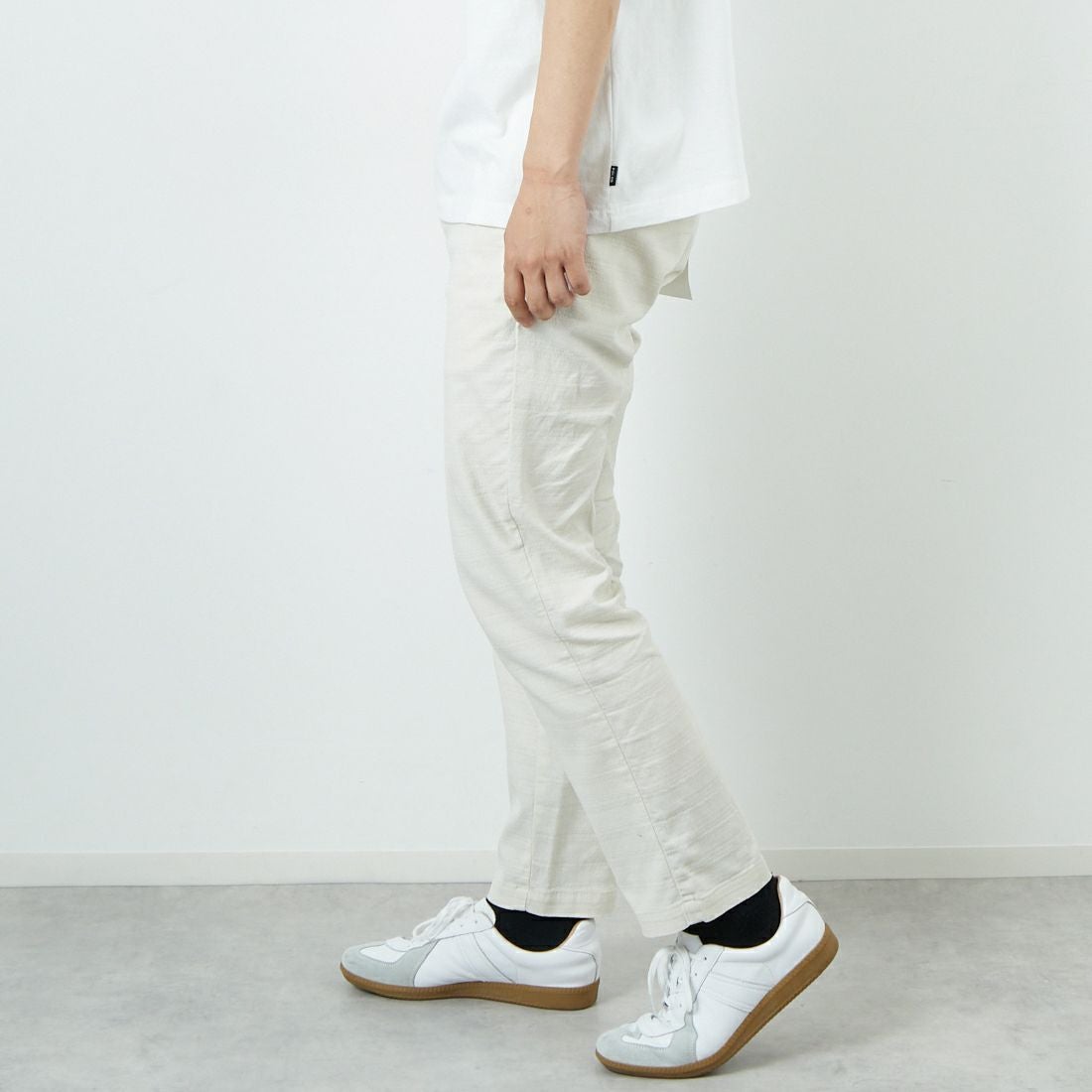 Betty Smith [ベティスミス] バニランストレッチイージートラウザー [BAM-521] 68 IVORY &&モデル身長：179cm 着用サイズ：L&&