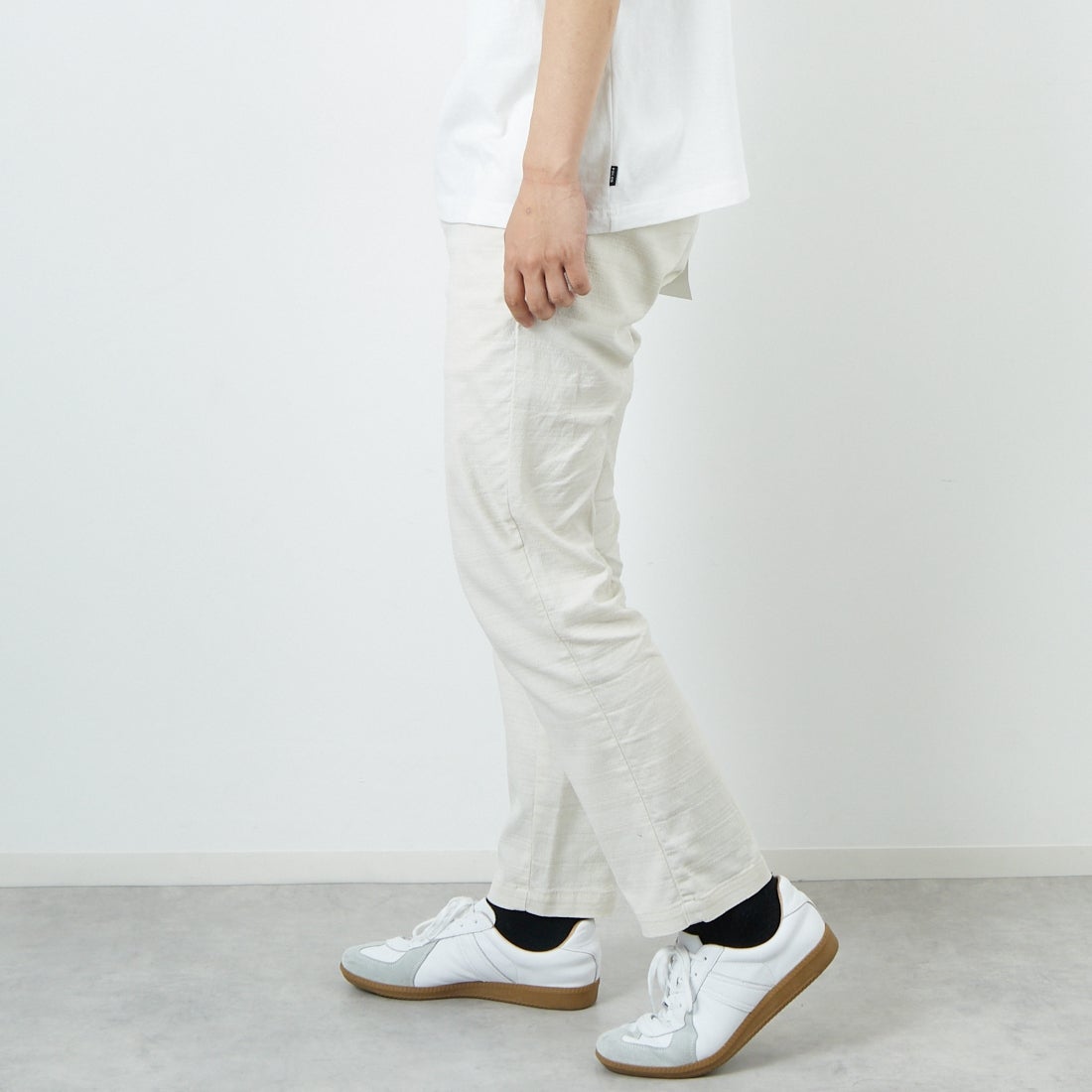 Betty Smith [ベティスミス] バニランストレッチイージートラウザー [BAM-521] 68 IVORY &&モデル身長：179cm 着用サイズ：L&&