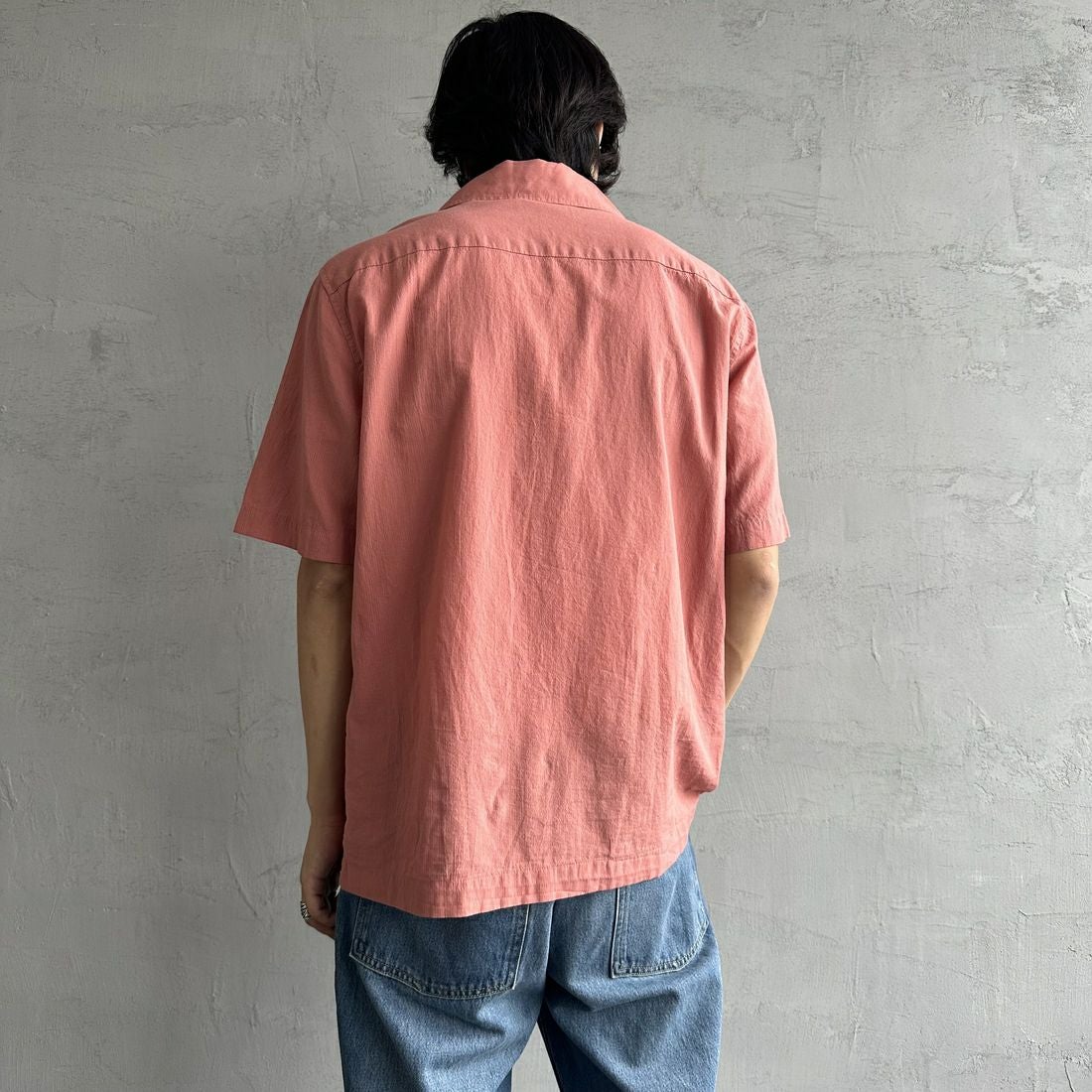 FRED PERRY [フレッドペリー] クレープコットン ショートスリーブオープンカラーシャツ [M7762] X90 PUTTY &&モデル身長：179cm 着用サイズ：M&&