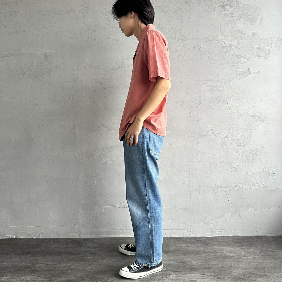 FRED PERRY [フレッドペリー] クレープコットン ショートスリーブオープンカラーシャツ [M7762] X90 PUTTY &&モデル身長：179cm 着用サイズ：M&&