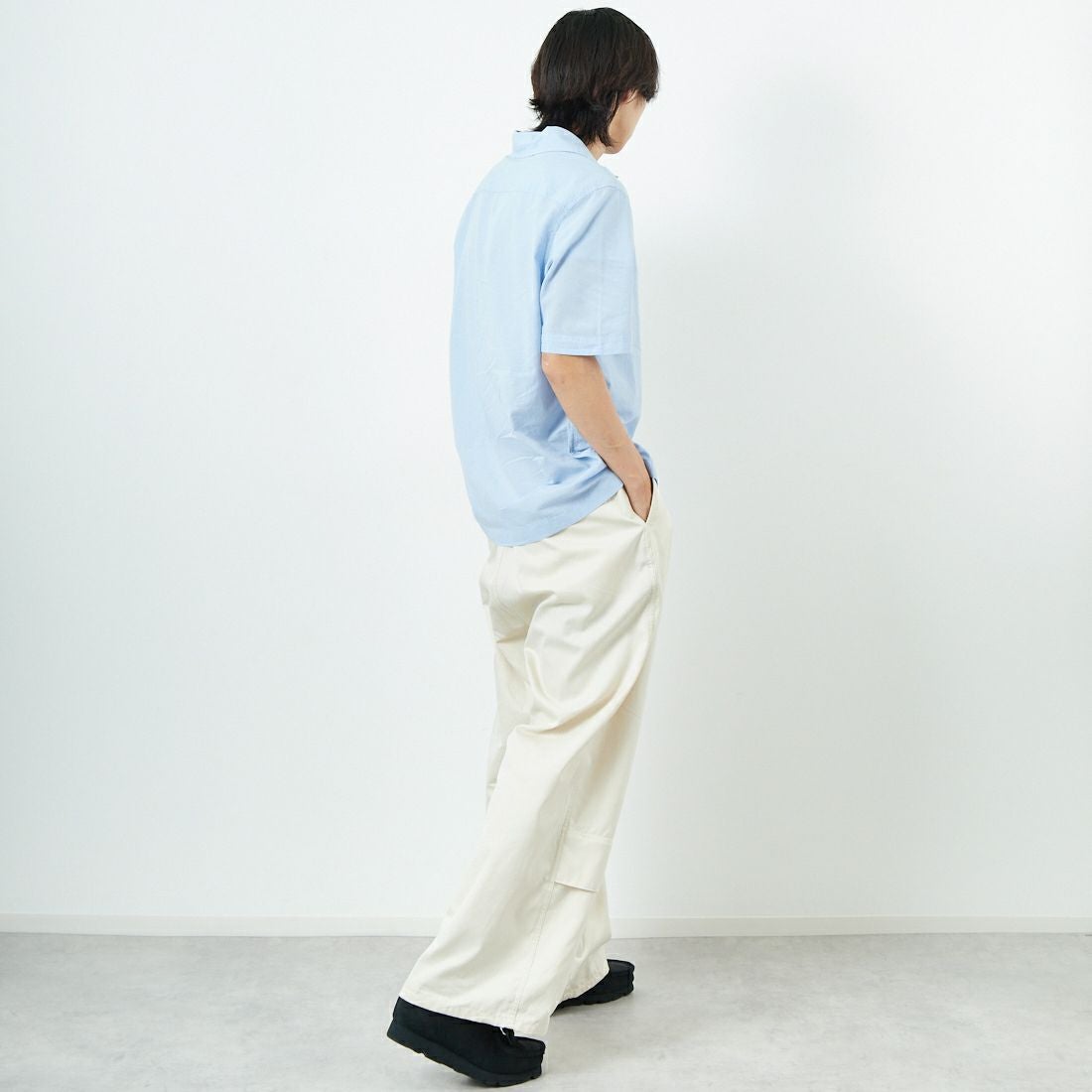 FRED PERRY [フレッドペリー] クレープコットン ショートスリーブオープンカラーシャツ [M7762] 353 L.SMOK &&モデル身長：179cm 着用サイズ：M&&