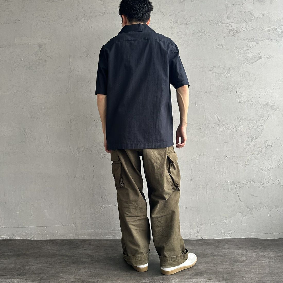 FRED PERRY [フレッドペリー] クレープコットン ショートスリーブオープンカラーシャツ [M7762] 795 NAVY &&モデル身長：168cm 着用サイズ：M&&