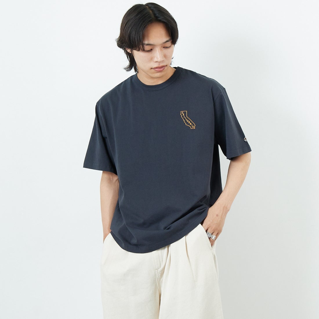 HELLO CALIF [ハローカリフ] 7.1oz天竺プリントTシャツ [HC-252-040] A SUMIKURO &&モデル身長：179cm 着用サイズ：M&&