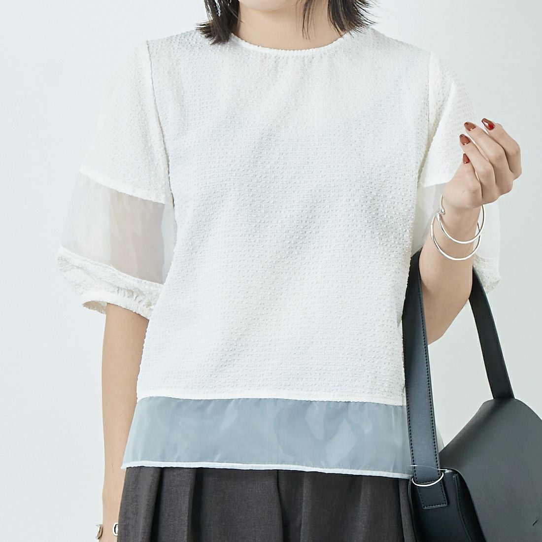 Jf Ready Made [ジェイエフレディメイド] Eサッカープルオーバーブラウス [8556310-01] 02 ｵﾌ &&モデル身長：167cm 着用サイズ：F&&