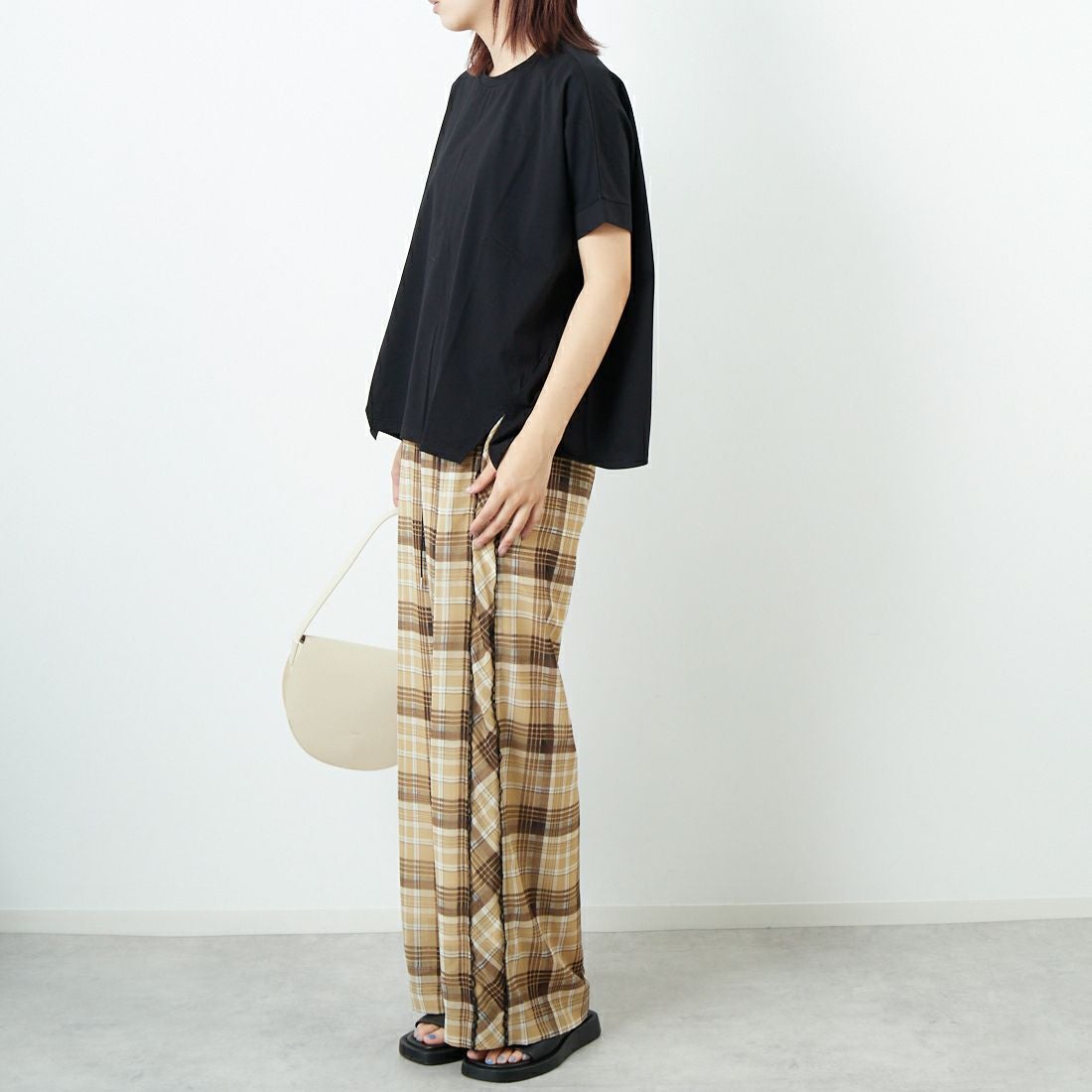 Jf Ready Made [ジェイエフレディメイド] シルケットベアスリットTシャツ [3101103] 801 ﾌﾞﾗｯｸ &&モデル身長：167cm 着用サイズ：F&&