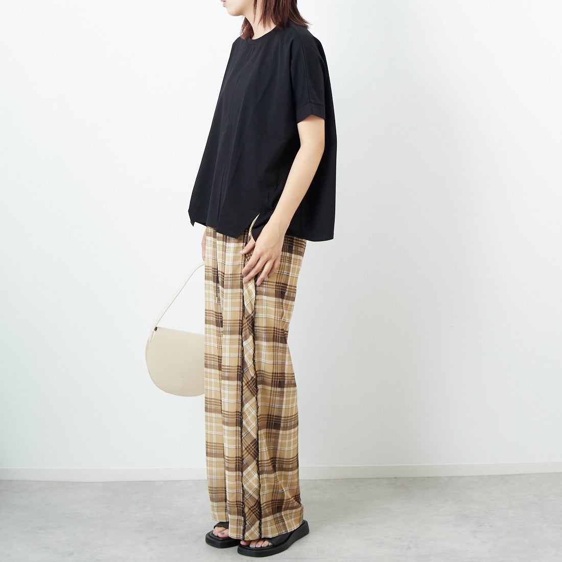 Jf Ready Made [ジェイエフレディメイド] シルケットベアスリットTシャツ [3101103] 801 ﾌﾞﾗｯｸ &&モデル身長：167cm 着用サイズ：F&&