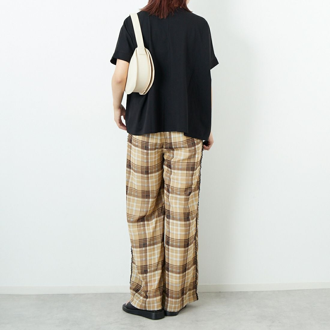 Jf Ready Made [ジェイエフレディメイド] シルケットベアスリットTシャツ [3101103] 801 ﾌﾞﾗｯｸ &&モデル身長：167cm 着用サイズ：F&&