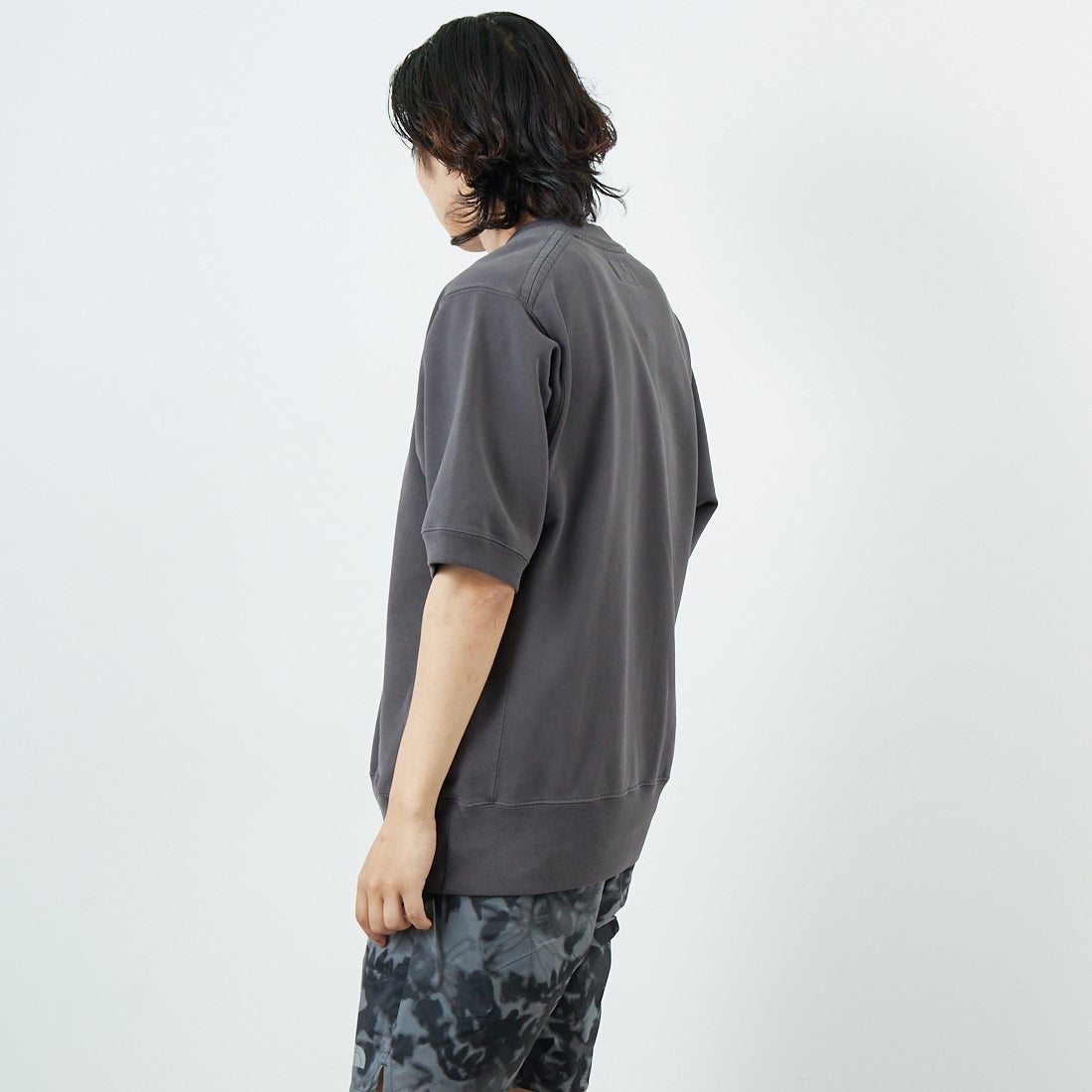 THE NORTH FACE PURPLE LABEL [ザ ノースフェイス パープルレーベル] 11オンスフィールドショートスリーブスウェット [N25SH042] AH AHGRAY &&モデル身長：179cm 着用サイズ：M&&