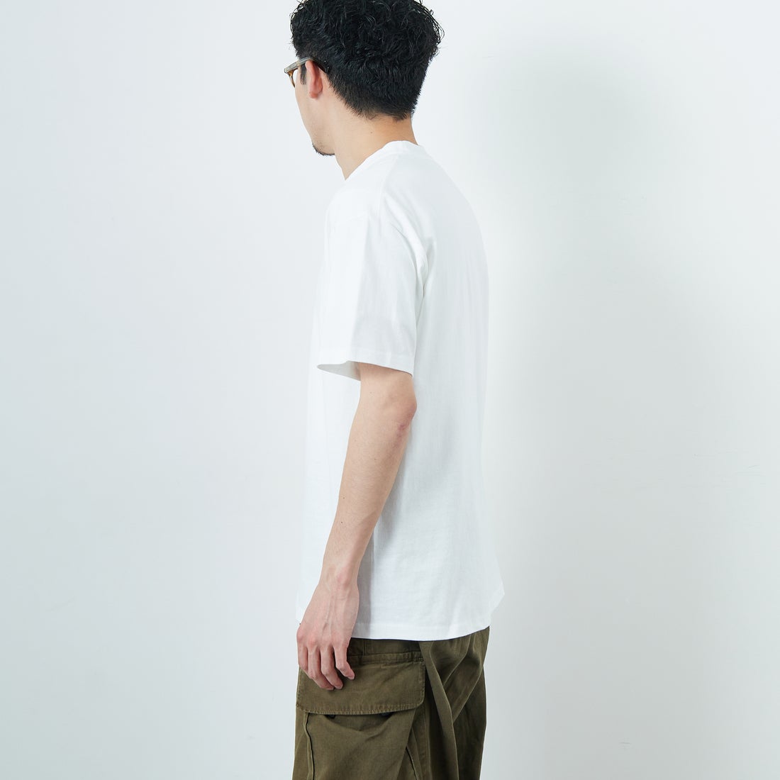 FRUIT OF THE LOOM [フルーツ オブ ザ ルーム] × 中津川吾郎(MIN-NANO) 別注2パックTシャツ [81256900-JF] WHT/WHT &&モデル身長：168cm 着用サイズ：M&&