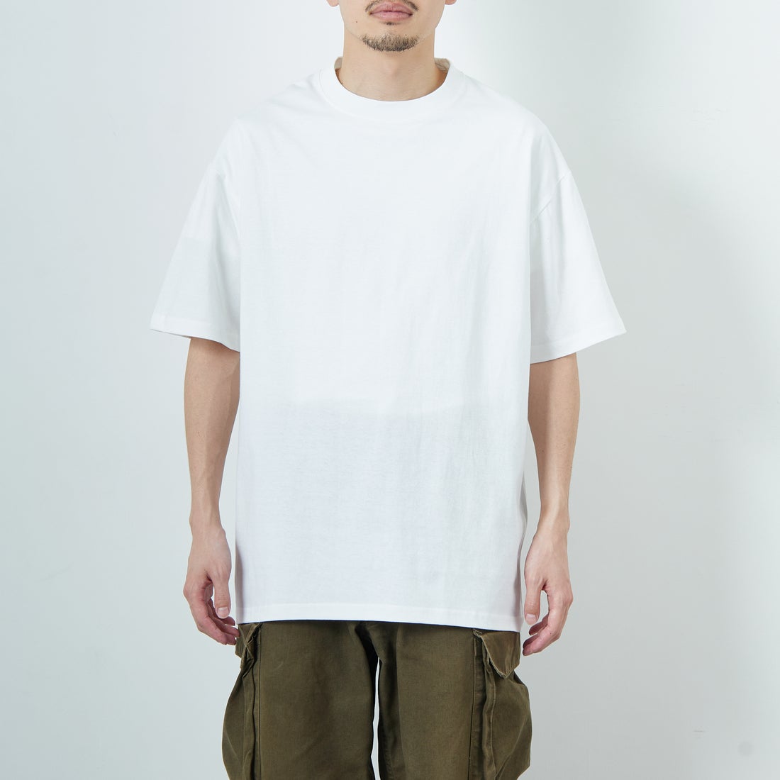 FRUIT OF THE LOOM [フルーツ オブ ザ ルーム] × 中津川吾郎(MIN-NANO) 別注2パックTシャツ [81256900-JF] WHT/WHT &&モデル身長：168cm 着用サイズ：L&&