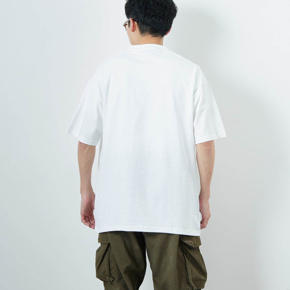 FRUIT OF THE LOOM [フルーツ オブ ザ ルーム] × 中津川吾郎(MIN-NANO) 別注2パックTシャツ [81256900-JF] WHT/WHT &&モデル身長：168cm 着用サイズ：L&&