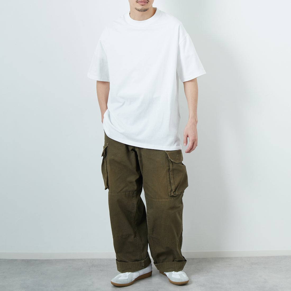 FRUIT OF THE LOOM [フルーツ オブ ザ ルーム] × 中津川吾郎(MIN-NANO) 別注2パックTシャツ [81256900-JF] WHT/WHT &&モデル身長：168cm 着用サイズ：L&&
