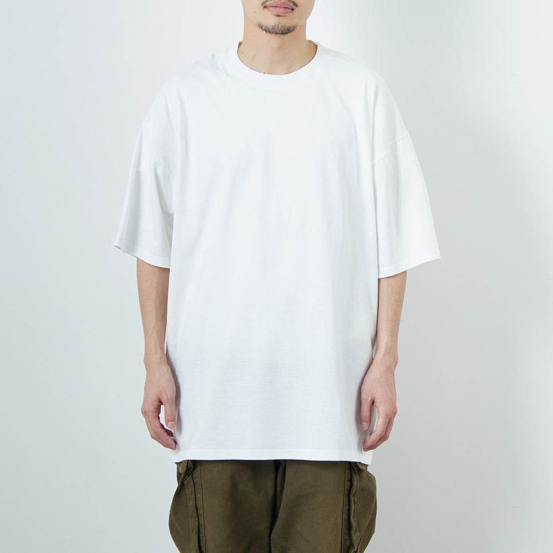 FRUIT OF THE LOOM [フルーツ オブ ザ ルーム] × 中津川吾郎(MIN-NANO) 別注2パックTシャツ [81256900-JF] WHT/WHT &&モデル身長：168cm 着用サイズ：XL&&