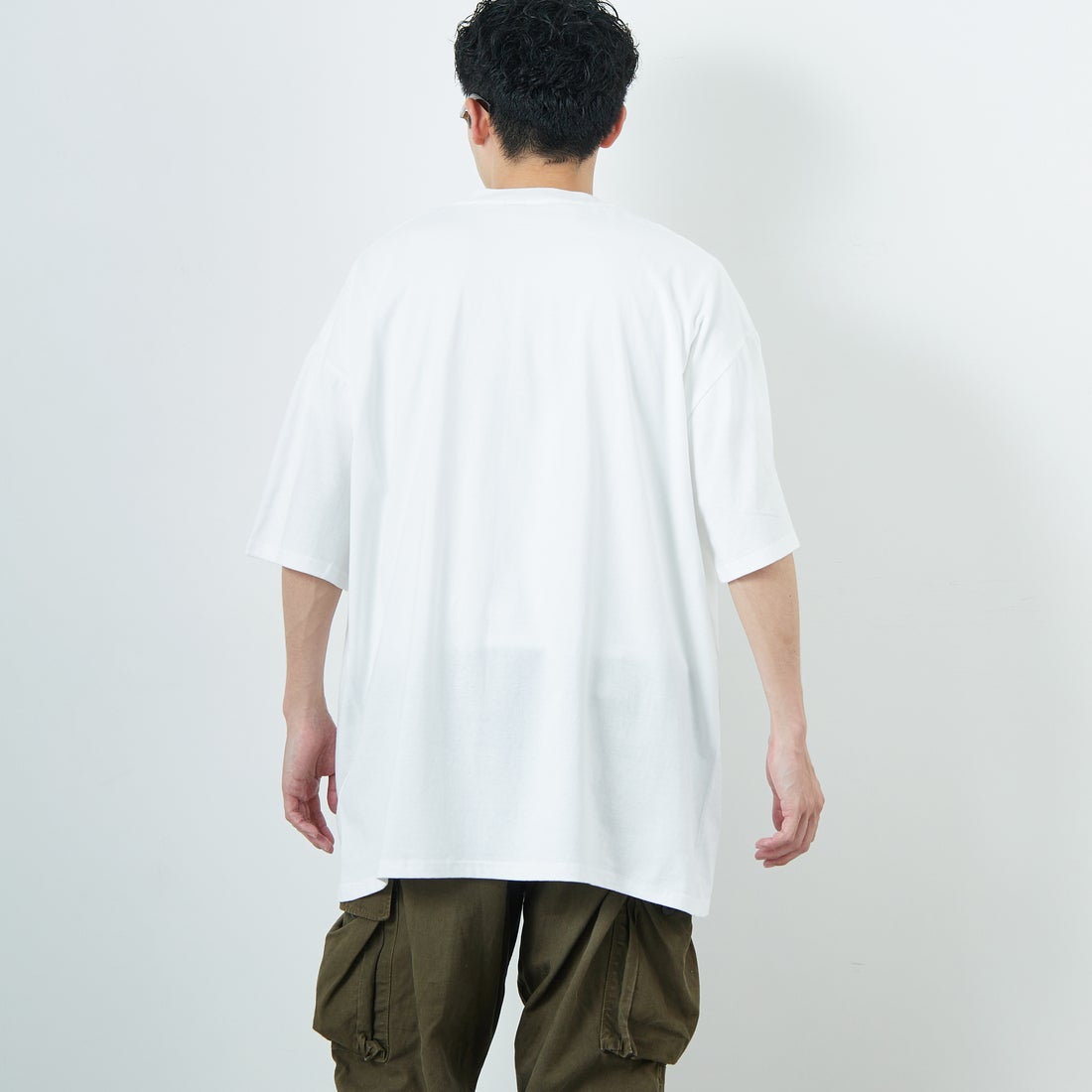 FRUIT OF THE LOOM [フルーツ オブ ザ ルーム] × 中津川吾郎(MIN-NANO) 別注2パックTシャツ [81256900-JF] WHT/WHT &&モデル身長：168cm 着用サイズ：XL&&