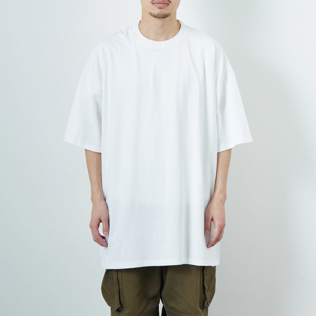 FRUIT OF THE LOOM [フルーツ オブ ザ ルーム] × 中津川吾郎(MIN-NANO) 別注2パックTシャツ [81256900-JF] WHT/WHT &&モデル身長：168cm 着用サイズ：XXL&&