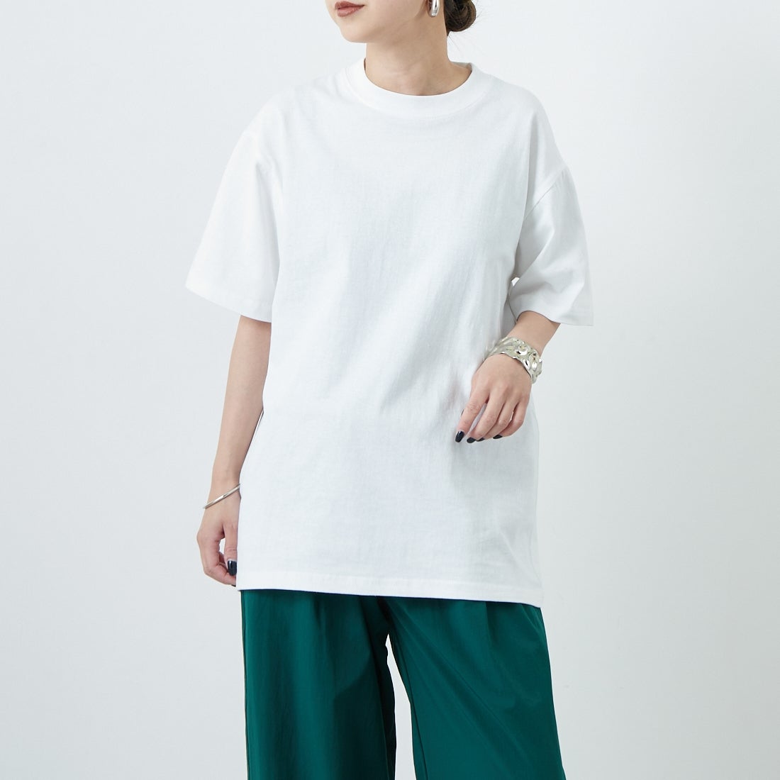 FRUIT OF THE LOOM [フルーツ オブ ザ ルーム] × 中津川吾郎(MIN-NANO) 別注2パックTシャツ [81256900-JF] WHT/WHT &&モデル身長：150cm 着用サイズ：S&&