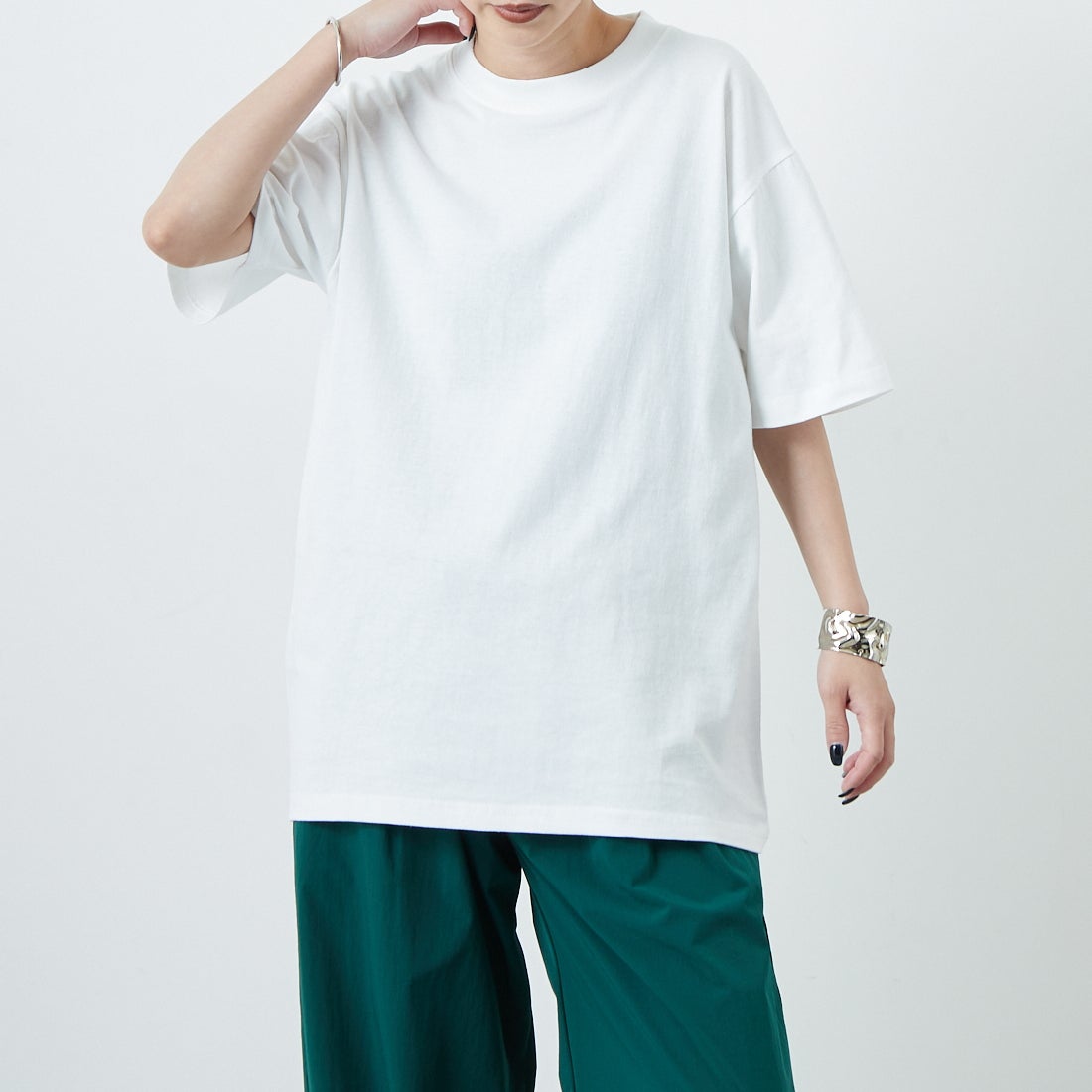 FRUIT OF THE LOOM [フルーツ オブ ザ ルーム] × 中津川吾郎(MIN-NANO) 別注2パックTシャツ [81256900-JF] WHT/WHT &&モデル身長：150cm 着用サイズ：S&&