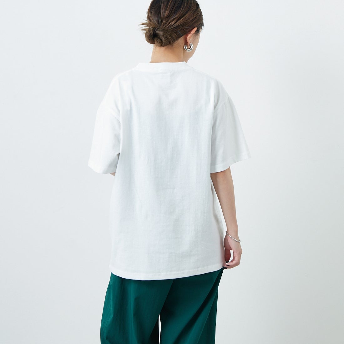 FRUIT OF THE LOOM [フルーツ オブ ザ ルーム] × 中津川吾郎(MIN-NANO) 別注2パックTシャツ [81256900-JF] WHT/WHT &&モデル身長：150cm 着用サイズ：S&&