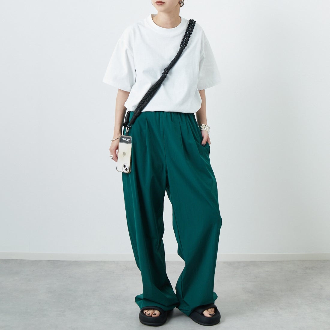 FRUIT OF THE LOOM [フルーツ オブ ザ ルーム] × 中津川吾郎(MIN-NANO) 別注2パックTシャツ [81256900-JF] WHT/WHT &&モデル身長：150cm 着用サイズ：S&&