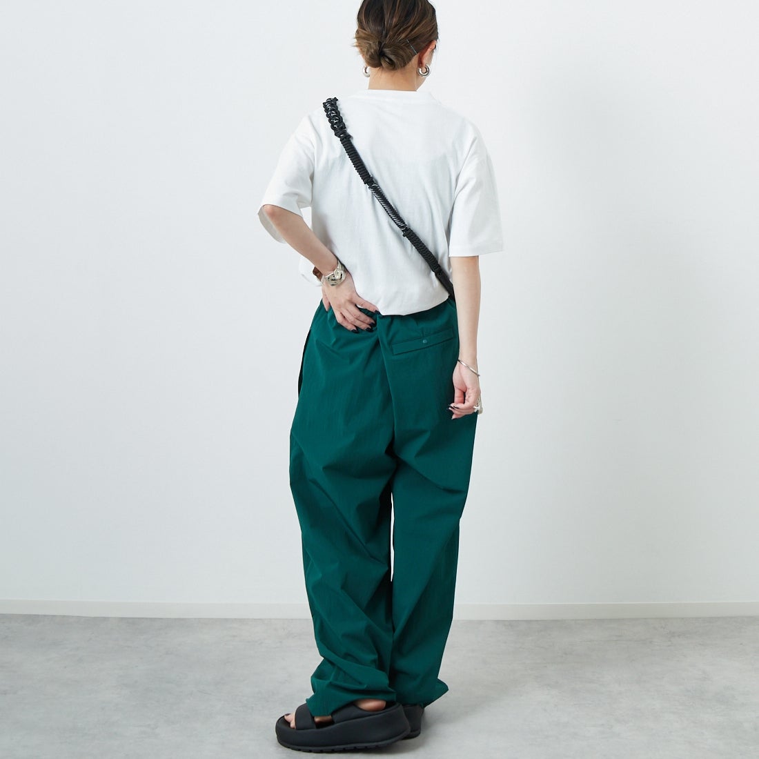 FRUIT OF THE LOOM [フルーツ オブ ザ ルーム] × 中津川吾郎(MIN-NANO) 別注2パックTシャツ [81256900-JF] WHT/WHT &&モデル身長：150cm 着用サイズ：S&&