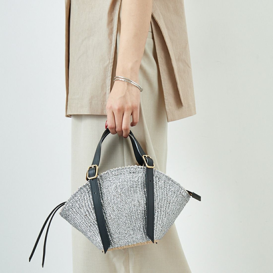 VIOLAd'ORO [ヴィオラドーロ] MIRO メタリックカラーカゴバッグ [V-8896] SILVER