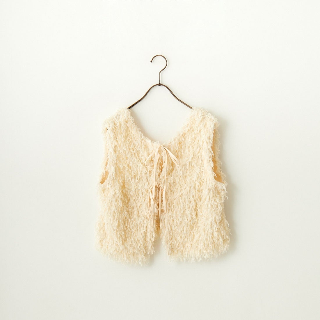 nenom [ネノム] 前後2WAY フェザーフリンジショートベスト [NE24132007] 21 IVORY