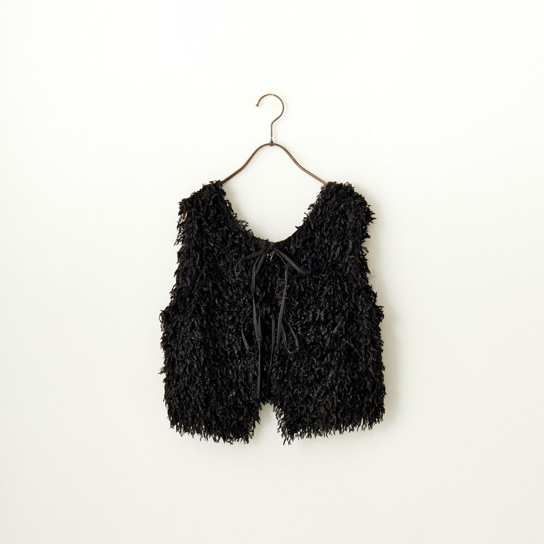 nenom [ネノム] 前後2WAY フェザーフリンジショートベスト [NE24132007] 09 BLACK