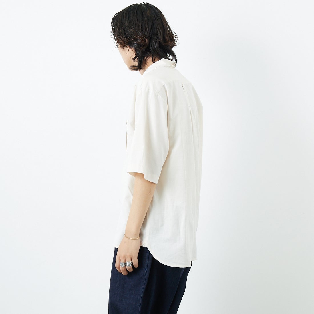 Jeans Factory Clothes [ジーンズファクトリークローズ] テックリネンワンナップカラーシャツ [EPC-53100] 1 IVORY &&モデル身長：179cm 着用サイズ：M&&