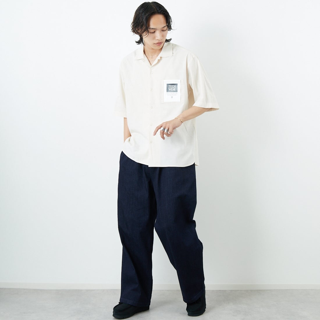 Jeans Factory Clothes [ジーンズファクトリークローズ] テックリネンワンナップカラーシャツ [EPC-53100] 1 IVORY &&モデル身長：179cm 着用サイズ：M&&