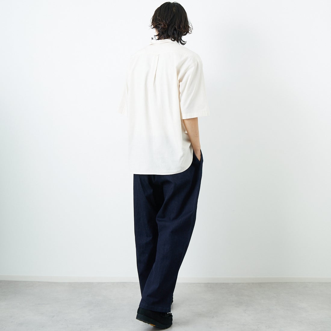 Jeans Factory Clothes [ジーンズファクトリークローズ] テックリネンワンナップカラーシャツ [EPC-53100] 1 IVORY &&モデル身長：179cm 着用サイズ：M&&