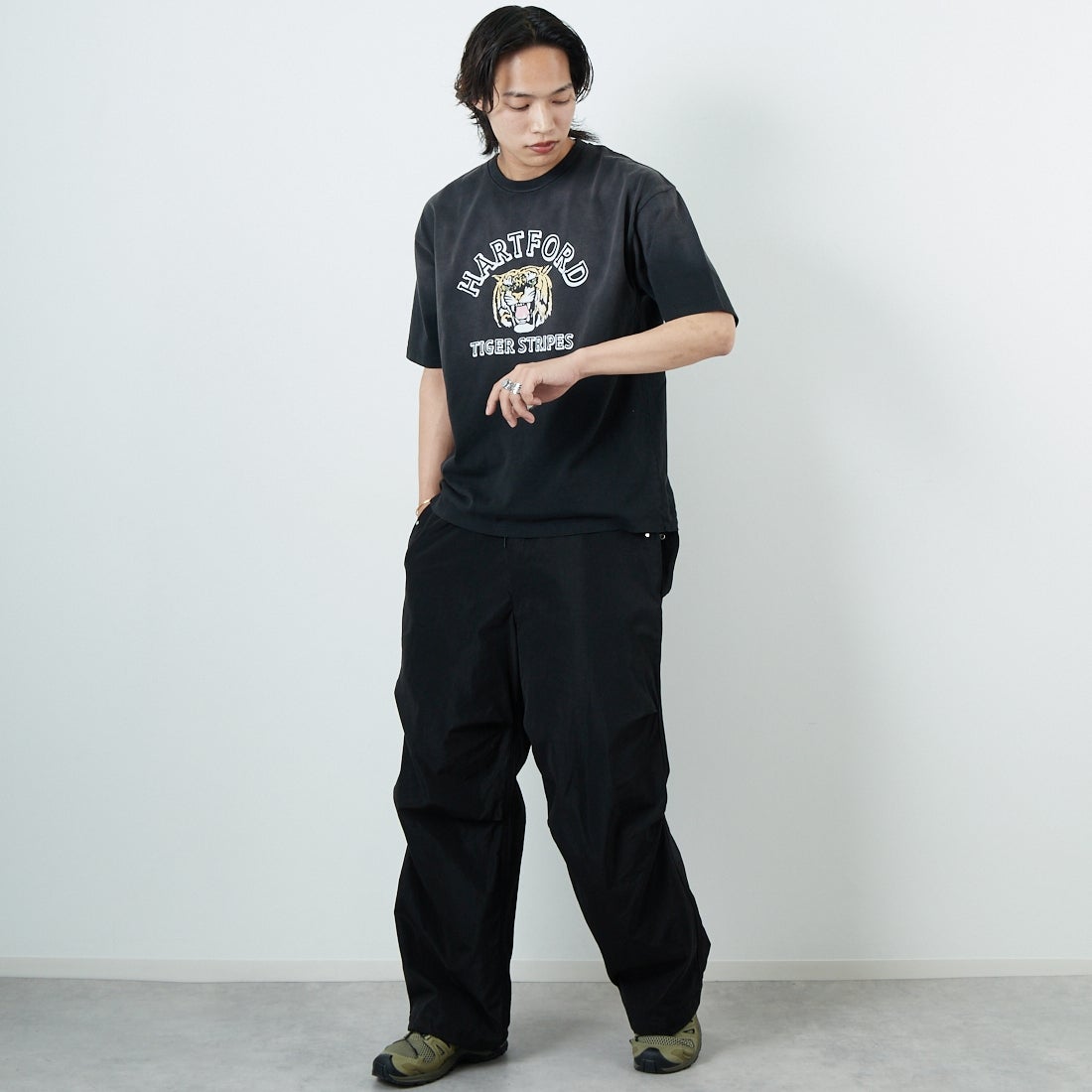 SCREEN STARS [スクリーンスターズ] 別注 サンフェードヴィンテージTシャツ [2522-432IN-JF] C BLACK &&モデル身長：179cm 着用サイズ：M&&