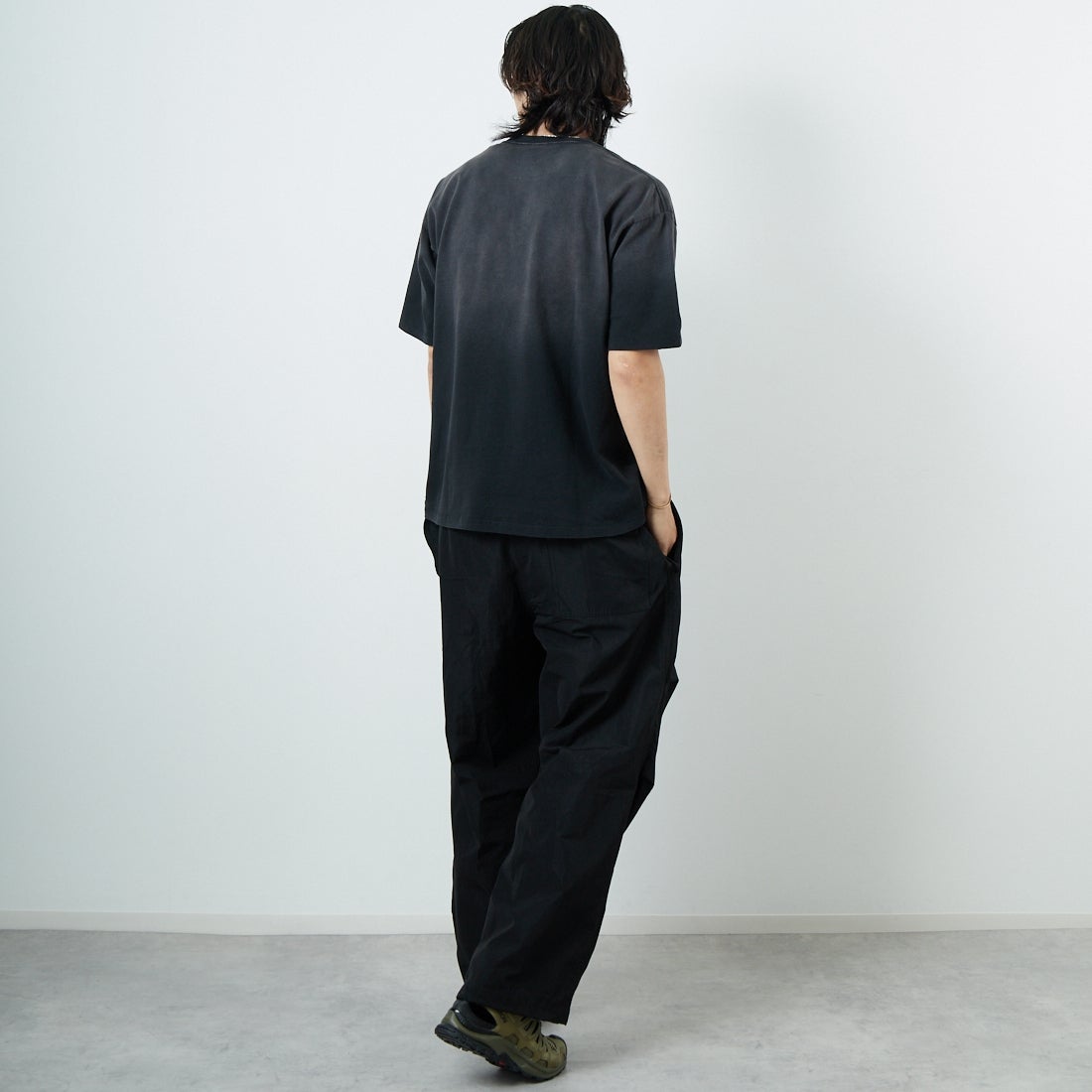 SCREEN STARS [スクリーンスターズ] 別注 サンフェードヴィンテージTシャツ [2522-432IN-JF] C BLACK &&モデル身長：179cm 着用サイズ：M&&