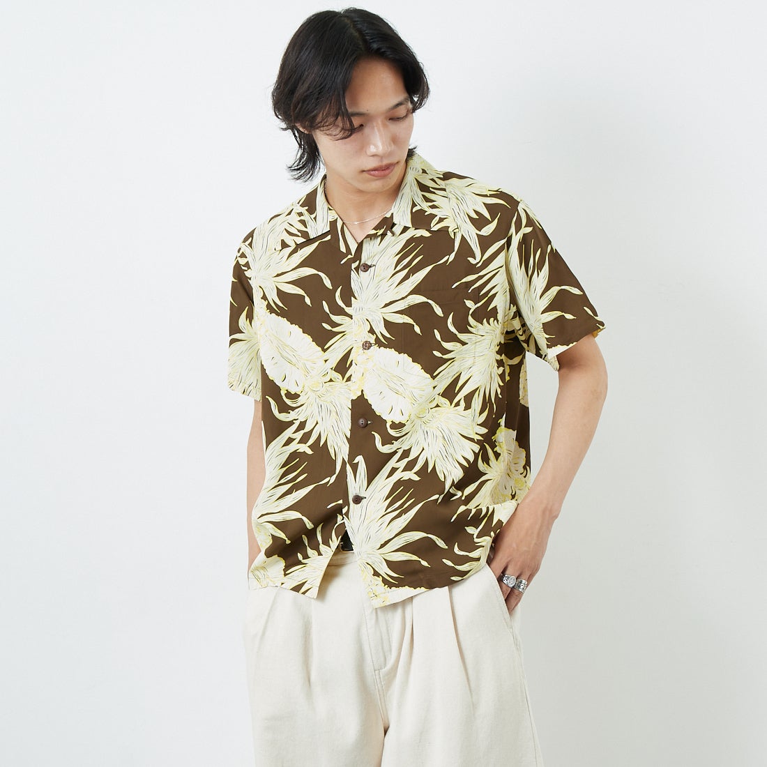 SUN SURF [サンサーフ] レーヨンハワイアンシャツ [SS39413] 138 BROWN&&モデル身長：179cm 着用サイズ：M&&