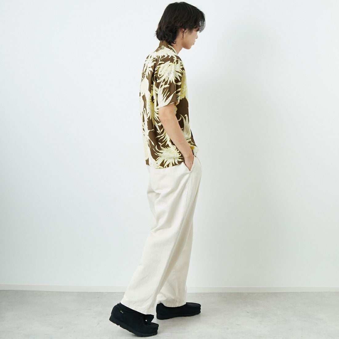 SUN SURF [サンサーフ] レーヨンハワイアンシャツ [SS39413] 138 BROWN&&モデル身長：179cm 着用サイズ：M&&