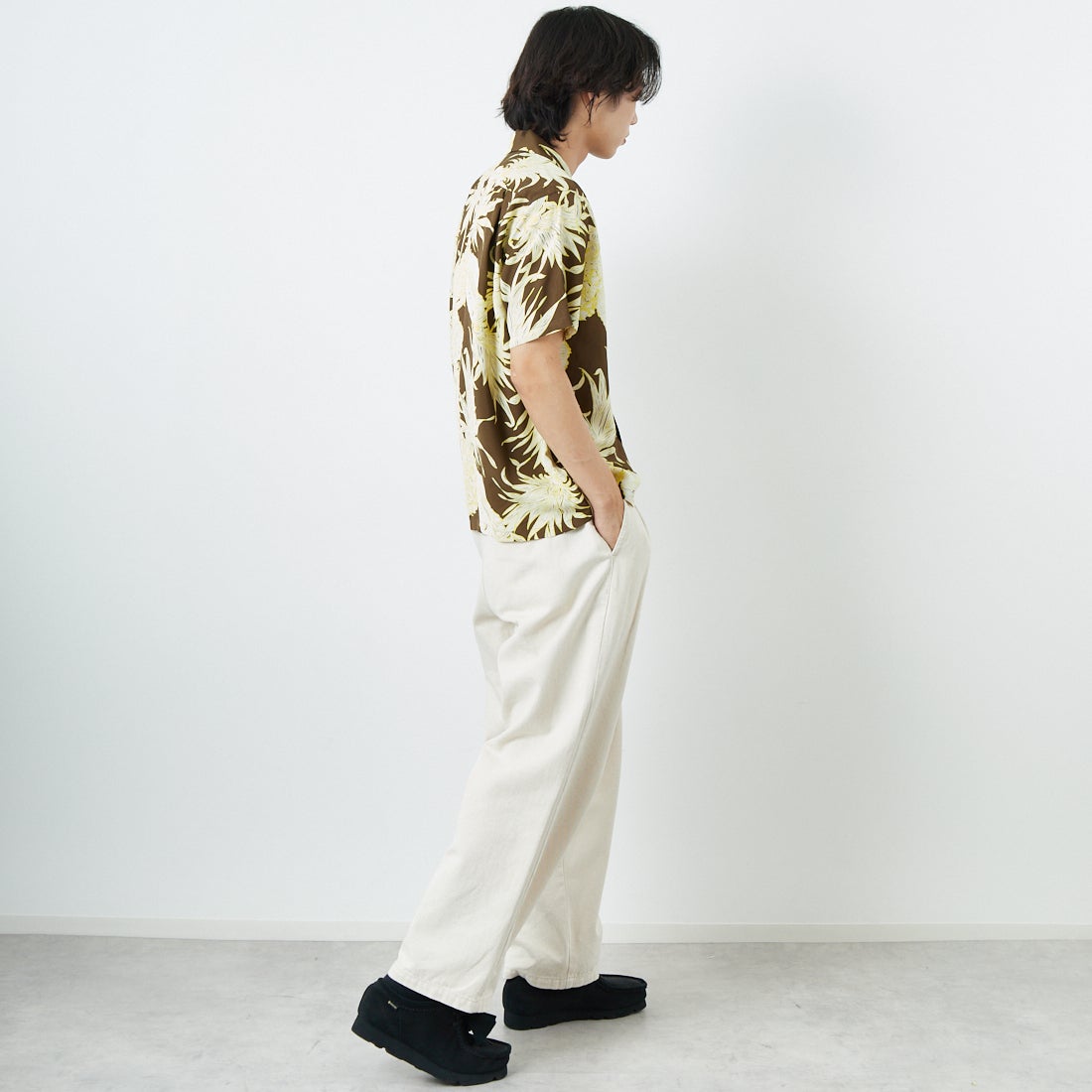 SUN SURF [サンサーフ] レーヨンハワイアンシャツ [SS39413] 138 BROWN&&モデル身長：179cm 着用サイズ：M&&