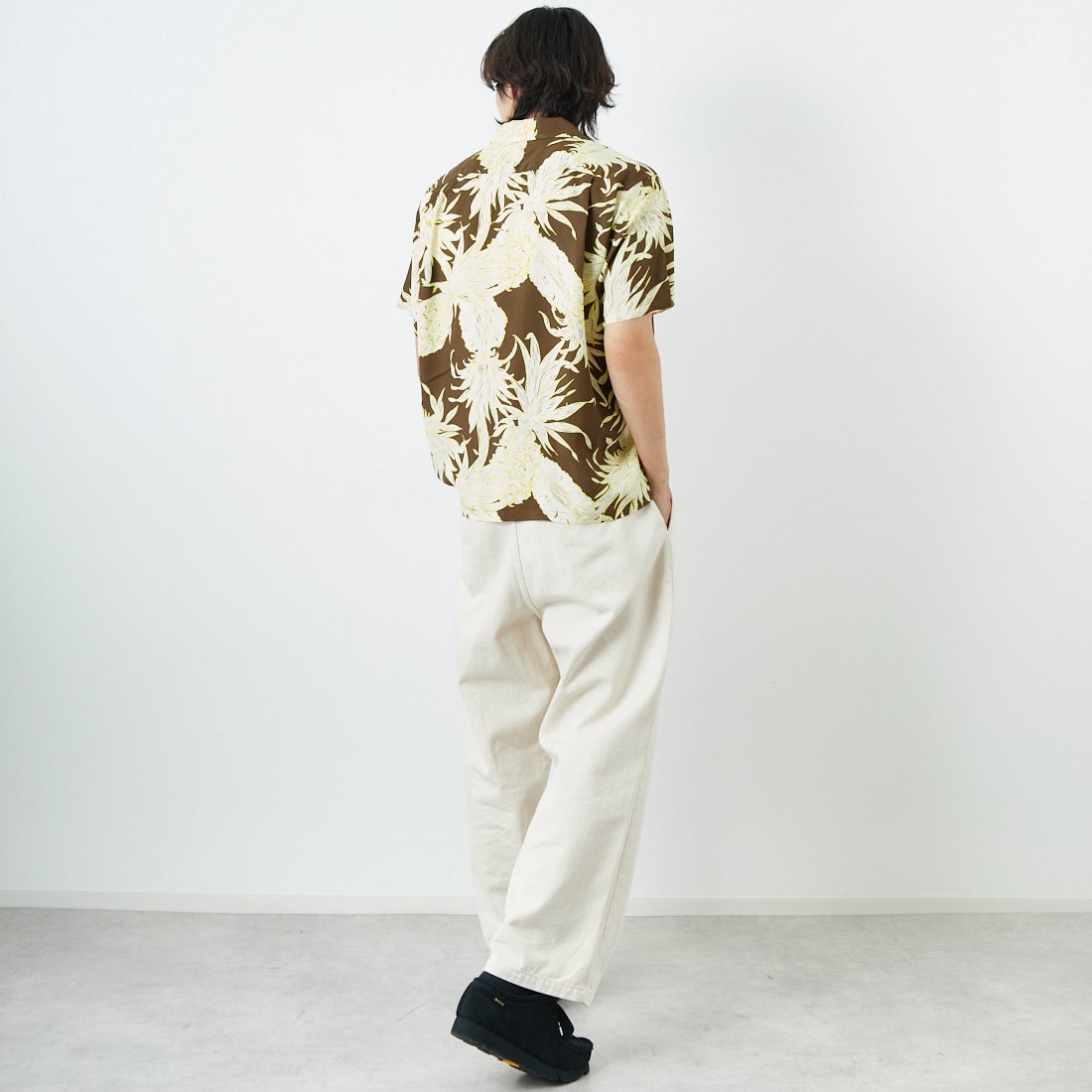 SUN SURF [サンサーフ] レーヨンハワイアンシャツ [SS39413] 138 BROWN&&モデル身長：179cm 着用サイズ：M&&