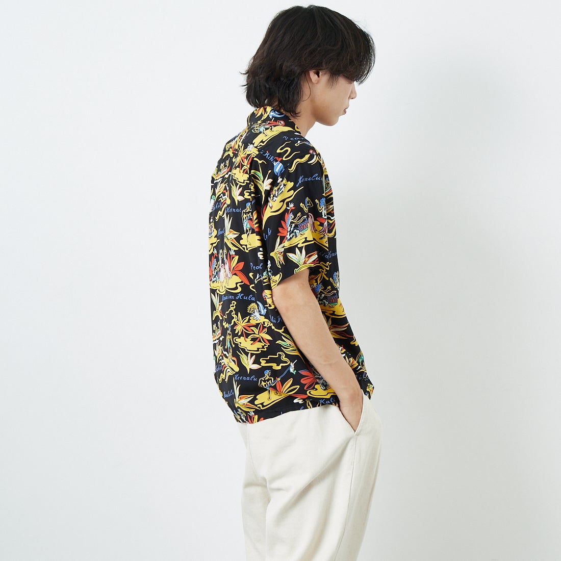 SUN SURF [サンサーフ] レーヨンハワイアンシャツ [SS39411] 119 BLACK &&モデル身長：179cm 着用サイズ：M&&