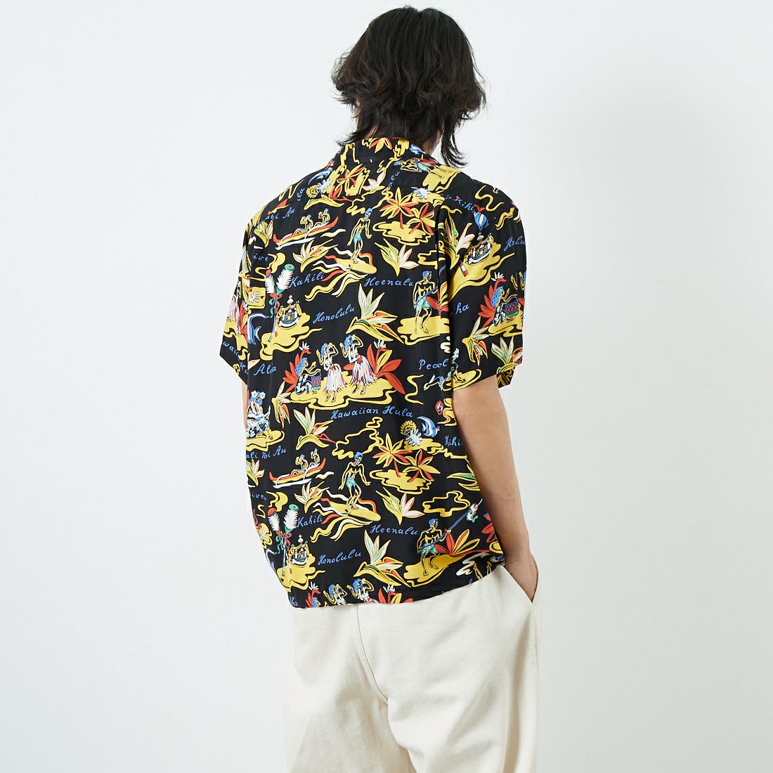 SUN SURF [サンサーフ] レーヨンハワイアンシャツ [SS39411] 119 BLACK &&モデル身長：179cm 着用サイズ：M&&