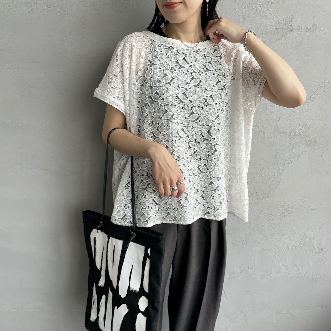 soil [ソイル] チュールレースフレンチスリーブスモック [NSL25052] 9000 WHT &&モデル身長：160cm 着用サイズ：1&&