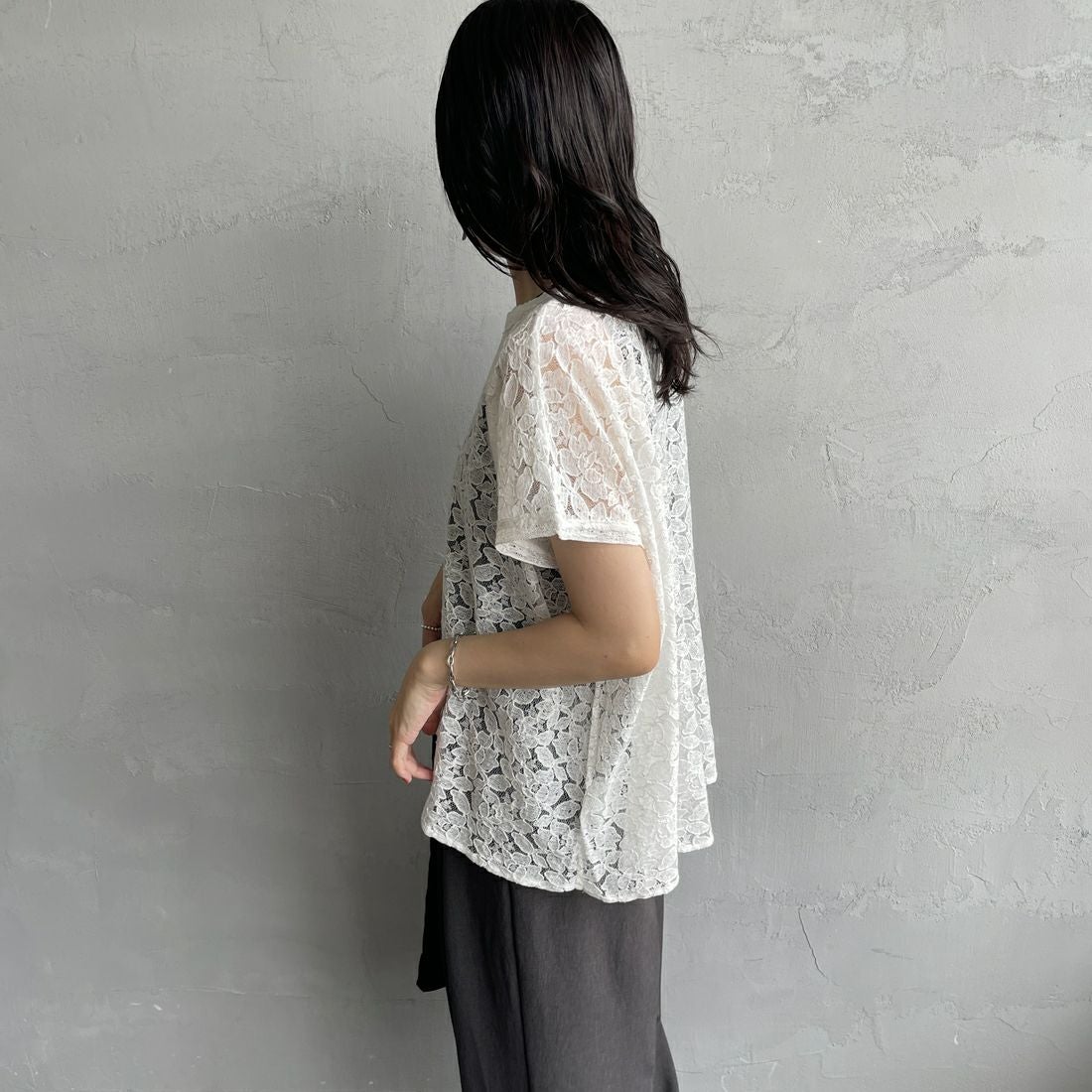 soil [ソイル] チュールレースフレンチスリーブスモック [NSL25052] 9000 WHT &&モデル身長：160cm 着用サイズ：1&&