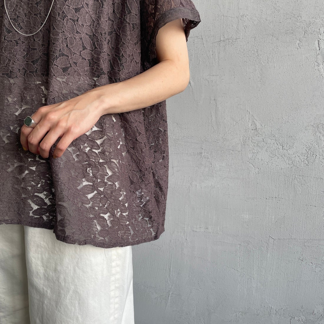 soil [ソイル] チュールレースフレンチスリーブスモック [NSL25052] 9700 CCR &&モデル身長：158cm 着用サイズ：1&&
