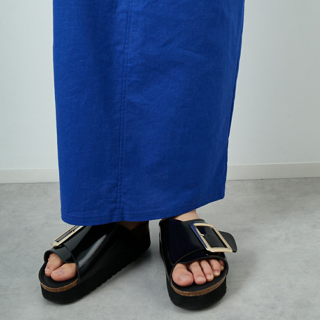 CLOCHE [クロシェ] ストレッチリネンタイトスカート [51286527] ﾌﾞﾙｰ &&モデル身長：160cm 着用サイズ：2&&