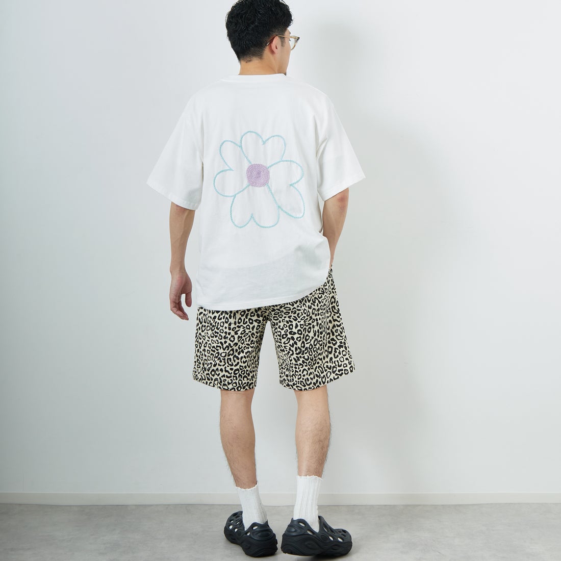 UNIVERSAL OVERALL [ユニバーサルオーバーオール] 別注 シェフショートパンツ [U2511657IN-JF] LEOPAED WH &&モデル身長：168cm 着用サイズ：M&&