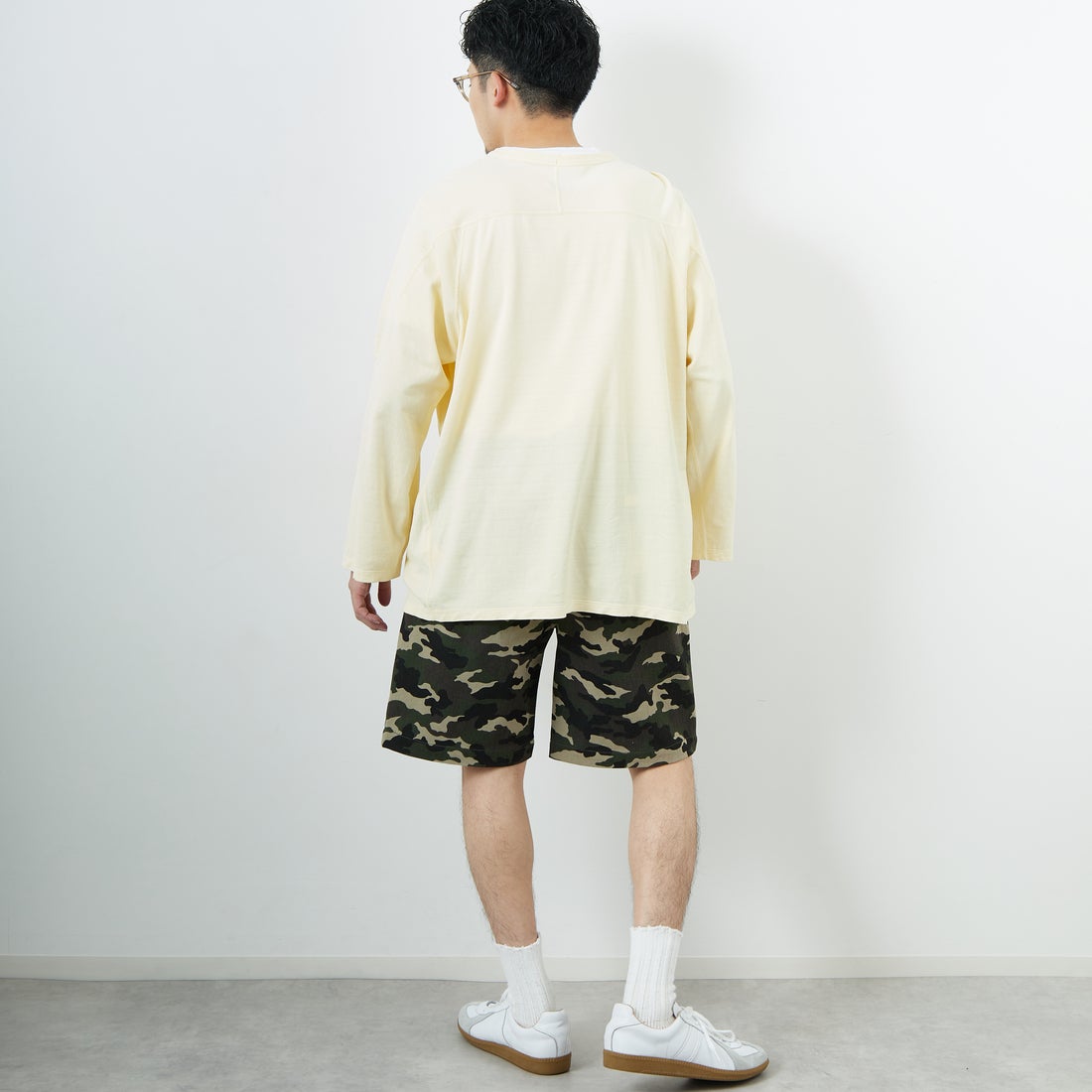UNIVERSAL OVERALL [ユニバーサルオーバーオール] 別注 シェフショートパンツ [U2511657IN-JF] WOODLAND C &&モデル身長：168cm 着用サイズ：M&&