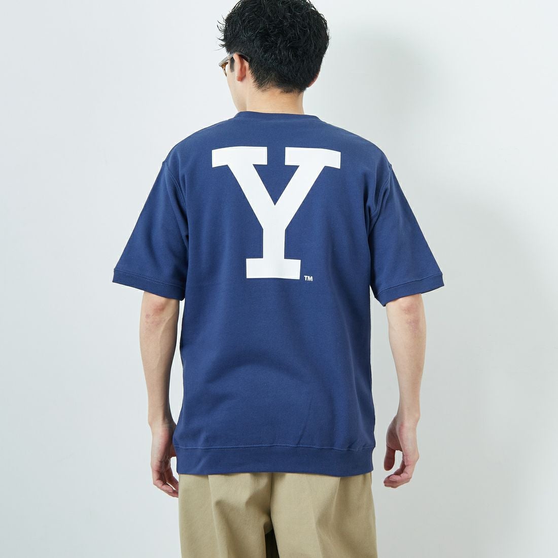 YALE [イェール] 別注 YALE カレッジロゴスウェットTシャツ [YA-01-JF] NAVY &&モデル身長：168cm 着用サイズ：M&&