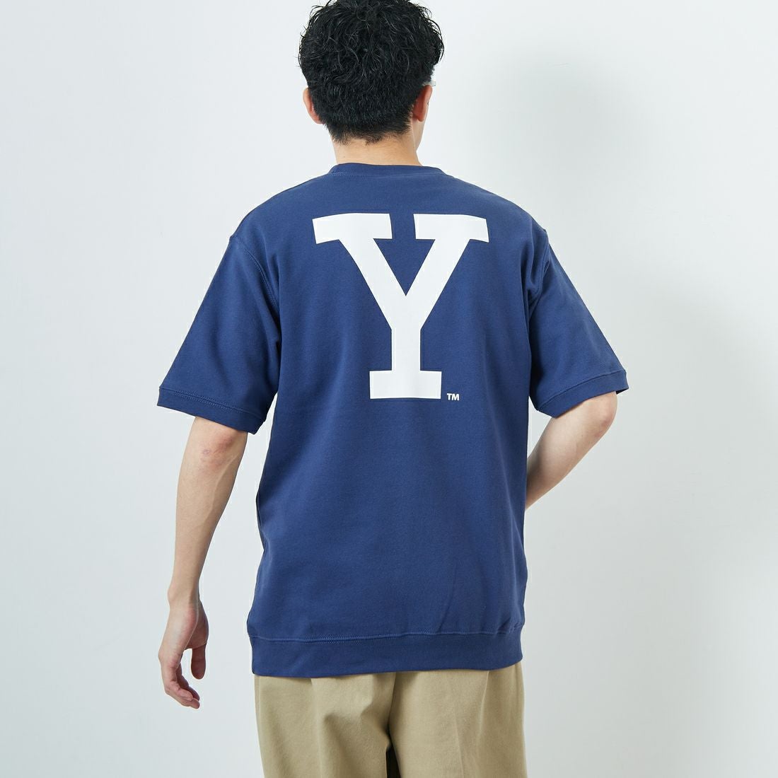 YALE [イェール] 別注 YALE カレッジロゴスウェットTシャツ [YA-01-JF] NAVY &&モデル身長：168cm 着用サイズ：M&&