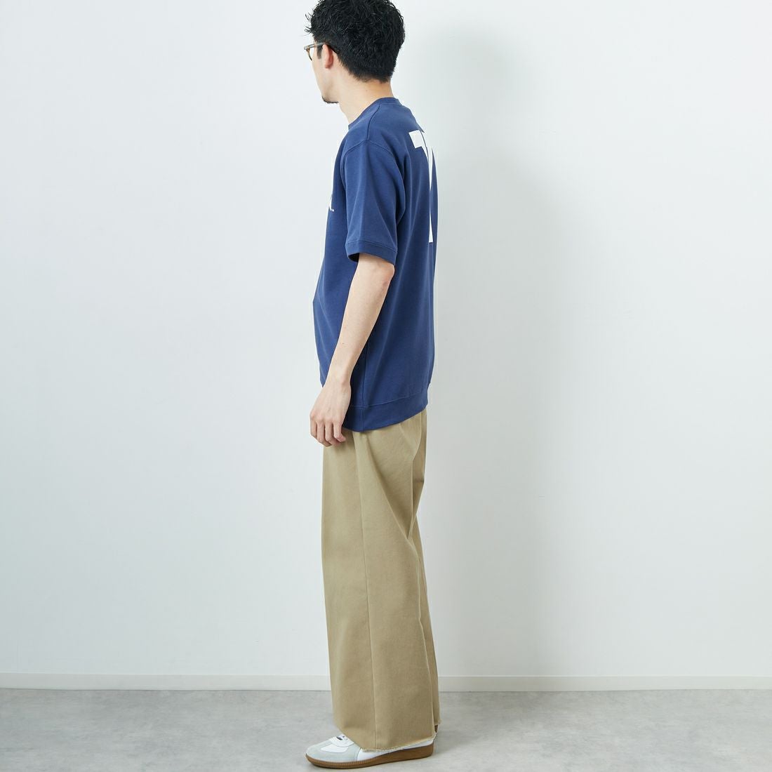 YALE [イェール] 別注 YALE カレッジロゴスウェットTシャツ [YA-01-JF] NAVY &&モデル身長：168cm 着用サイズ：M&&