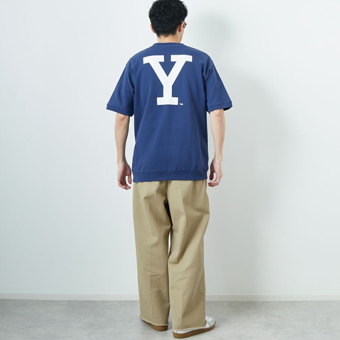 YALE [イェール] 別注 YALE カレッジロゴスウェットTシャツ [YA-01-JF] NAVY &&モデル身長：168cm 着用サイズ：M&&