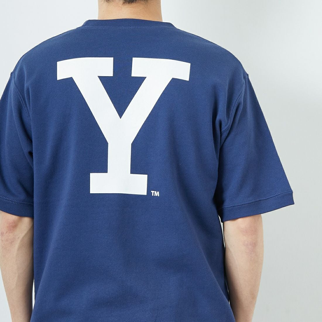 YALE [イェール] 別注 YALE カレッジロゴスウェットTシャツ [YA-01-JF] NAVY &&モデル身長：168cm 着用サイズ：M&&